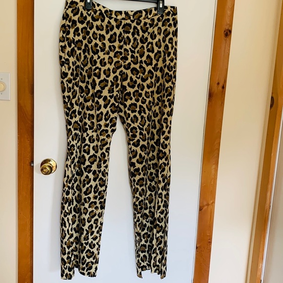 NWT ZARA leopard print pants. 100% cotton. Flare leg. Lightweight. Size XL. - Picture 4 of 11